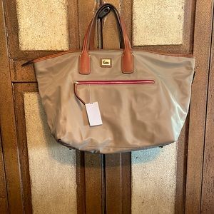 Brand new Dooney and Bourke tote